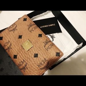 MCM PASSPORT HOLDER